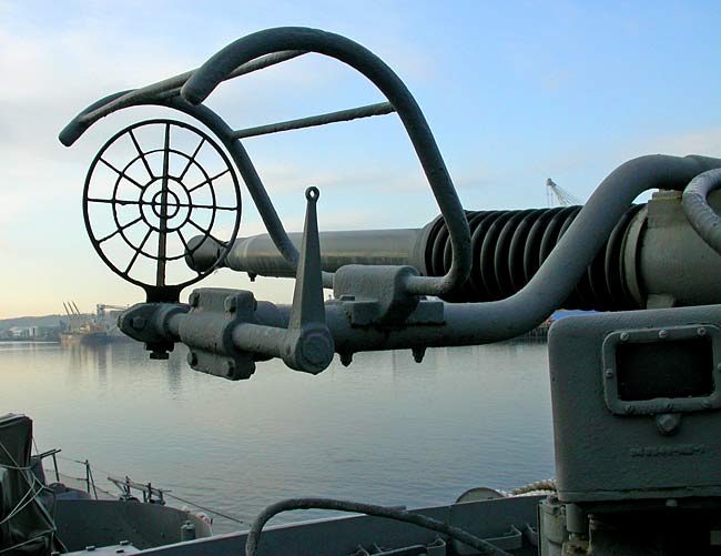 64Bofors40mm