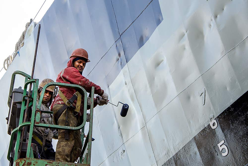 21 Oscar & Gustafo Paint The Slater