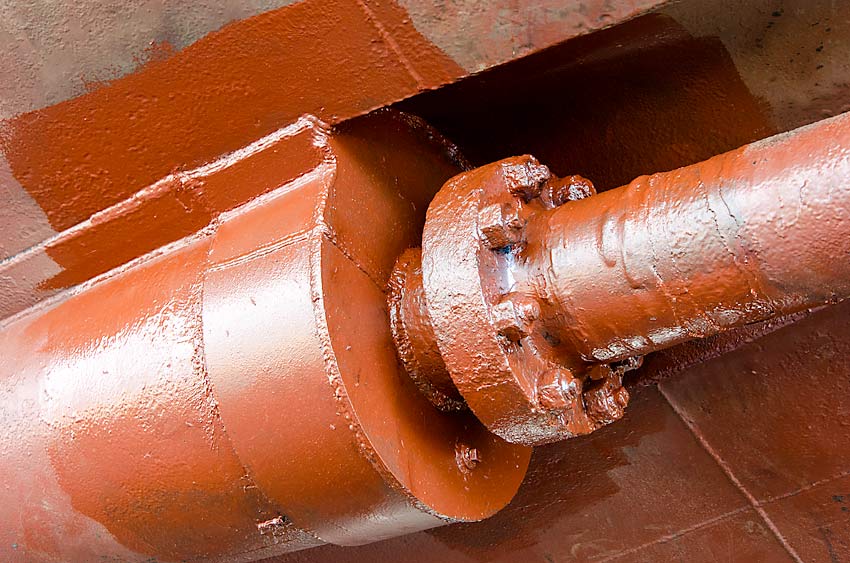 57 Propeller Shaft Housing Cover