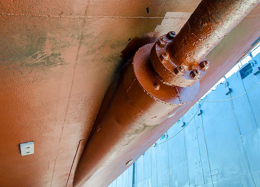 62 Propeller Shaft Housing Cover