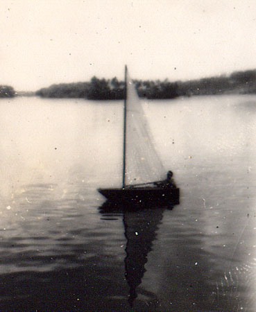 01MiltOnHisSailboat