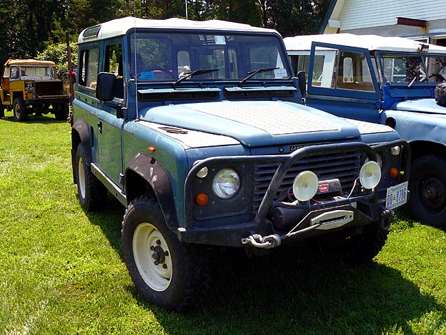 03LandRoverDefender90