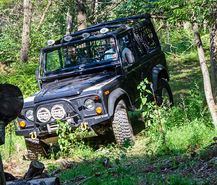 093Defender90