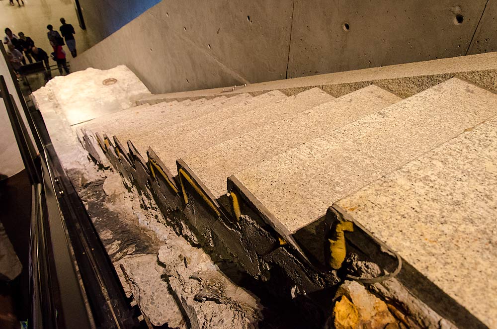 27WorldTradeCenterSurvivorsStairs