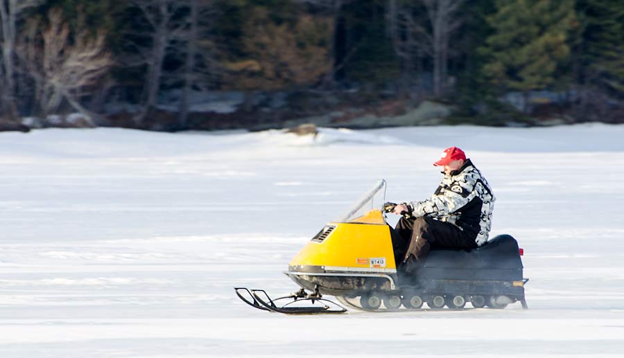 09SkidooElanSnowmobile