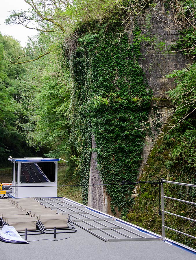 18CruisingOnTheMarneRhineCanal