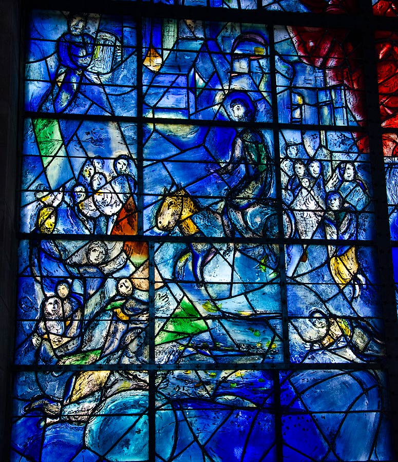 032MarcChagallStainedGlassWindow