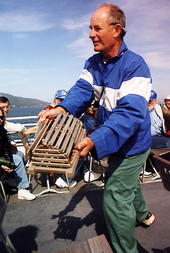 NatureCruiseLobsterDemo